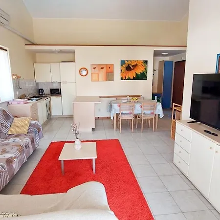 Lucija * Ρόβινι