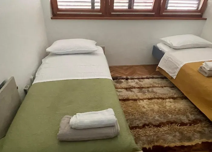 Lucija * Ρόβινι