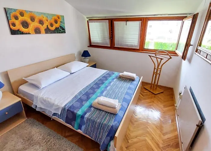 Διαμέρισμα Lucija *