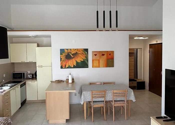 Lucija Appartement *